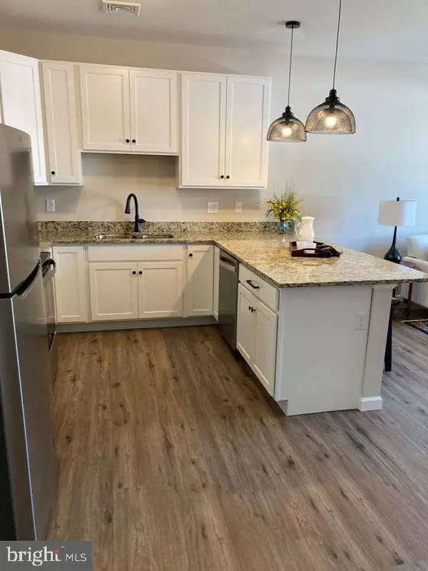 New Holland, PA 17557,376 E MAIN ST #204