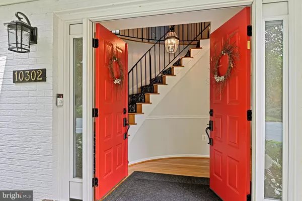 Great Falls, VA 22066,10302 GALPIN CT