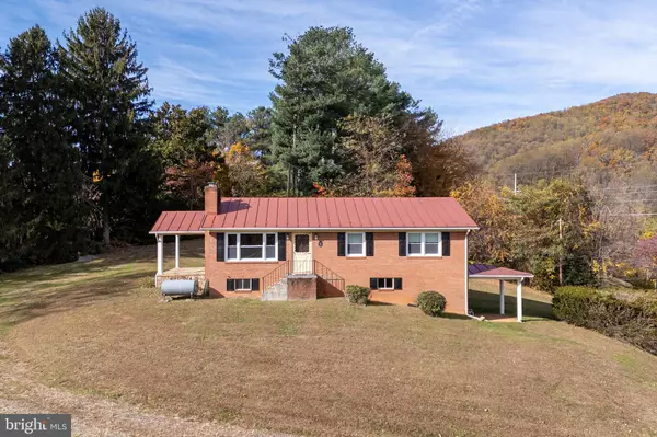 27 ATKINS RD, Sperryville, VA 22740