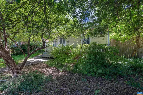 Charlottesville, VA 22902,708 LOCUST AVE