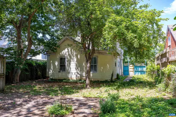 Charlottesville, VA 22902,708 LOCUST AVE