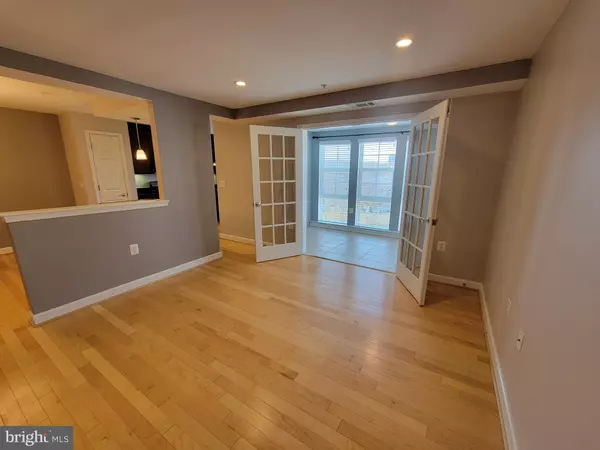 Arlington, VA 22204,4151 S FOUR MILE RUN DR #203