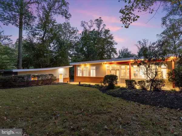 Falls Church, VA 22044,6420 CROSSWOODS DR