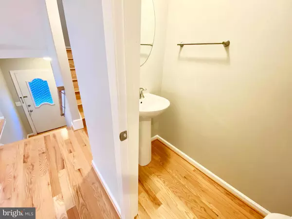 Burke, VA 22015,9400 CANDLEBERRY CT