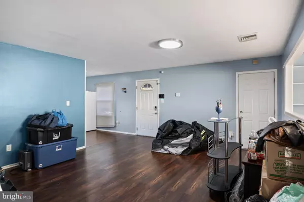 Willingboro, NJ 08046,4 BANCROFT LN