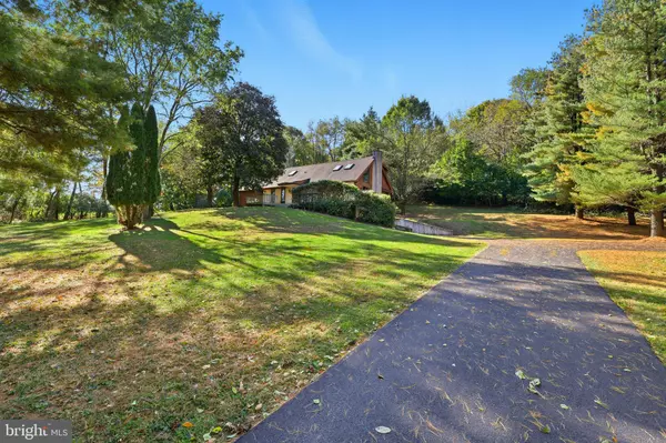 Chester Springs, PA 19425,2 CARRIAGE LN