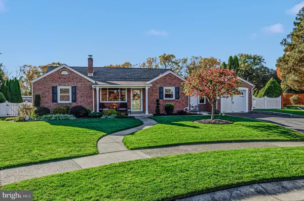 6 REGENT CIR, Wilmington, DE 19808