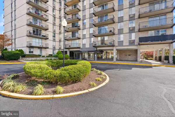 Falls Church, VA 22041,3245 RIO DR #608