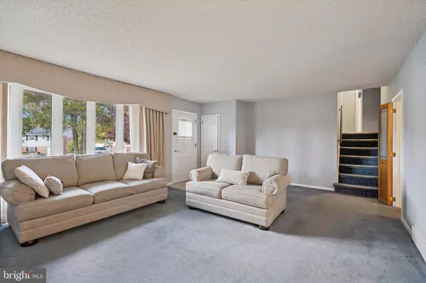 Broomall, PA 19008,11 LINDEN DR