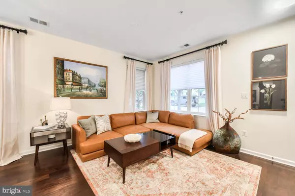 Leesburg, VA 20176,43590 HAMPSHIRE CROSSING SQ