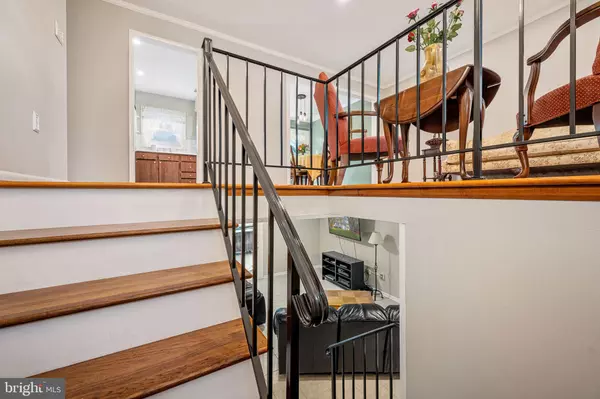 Woodbridge, VA 22193,13707 MAPLEDALE AVE