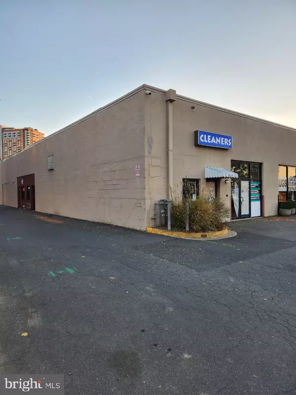 Vienna, VA 22182,8453-A TYCO RD #1