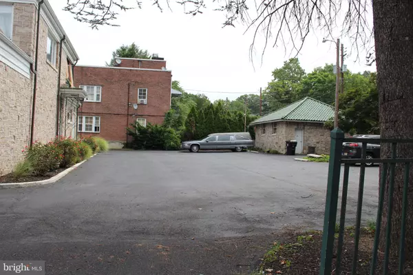 Harrisburg, PA 17103,2001 MARKET ST