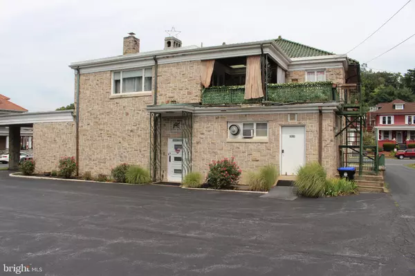 Harrisburg, PA 17103,2001 MARKET ST