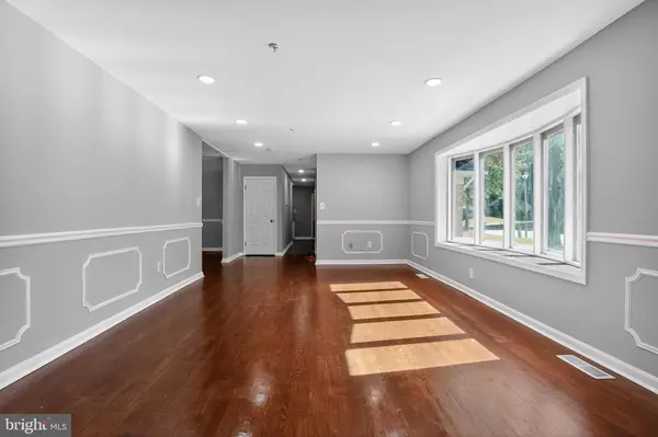 Bowie, MD 20721,11308 CHANTILLY LN