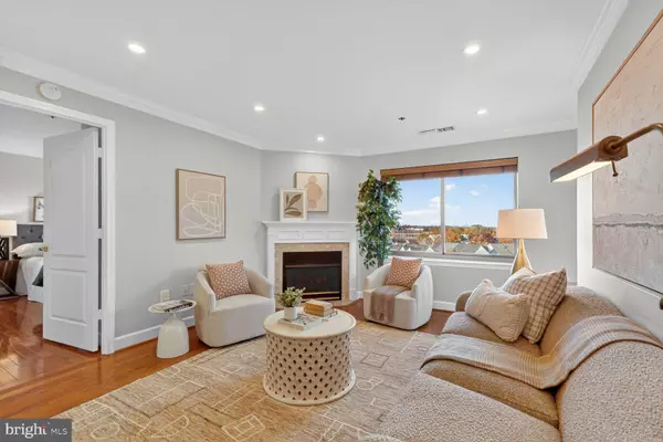 Arlington, VA 22201,1050 N STUART ST #701