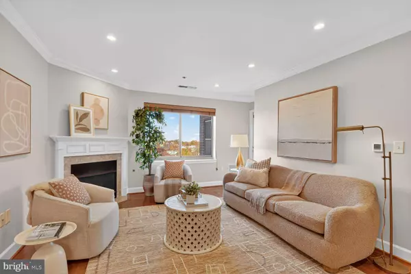 Arlington, VA 22201,1050 N STUART ST #701