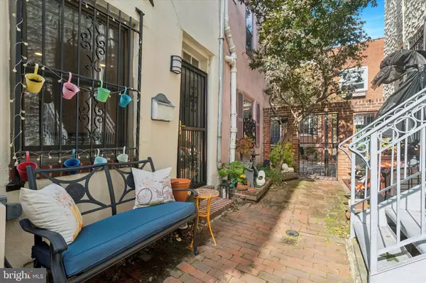 Philadelphia, PA 19147,1136 WAVERLY ST #1R