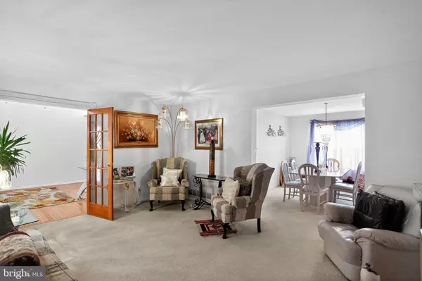 Burlington, NJ 08016,3 HORSESHOE DR