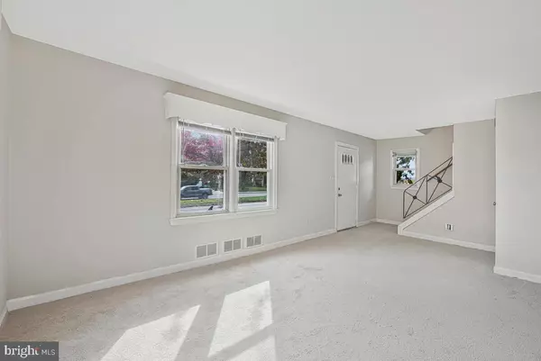 Hyattsville, MD 20783,7002 RIGGS RD