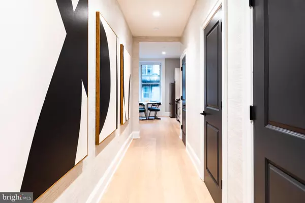 Philadelphia, PA 19102,200 S BROAD ST #210