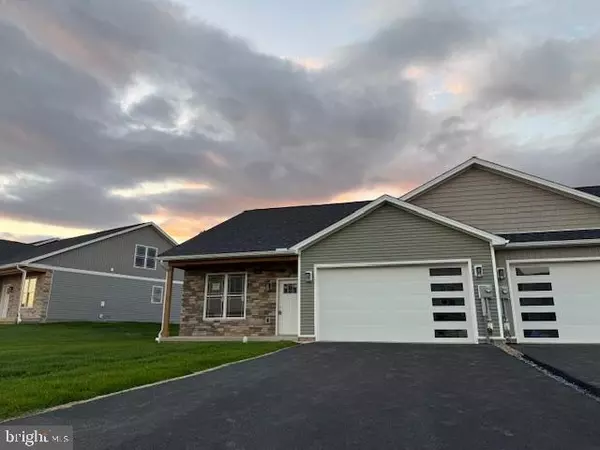 Waynesboro, PA 17268,11823 MYSTIC ROCK LANE S