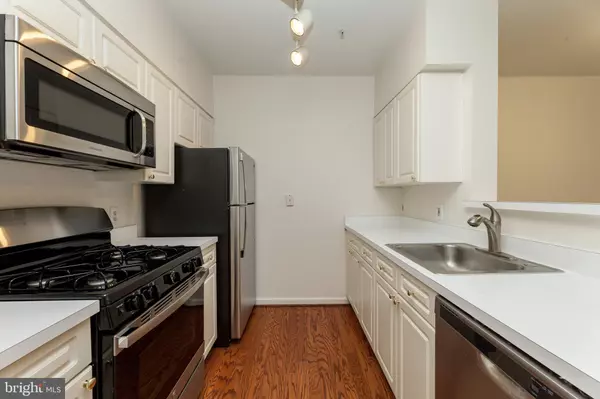 Herndon, VA 20170,2204 WESTCOURT LN #201