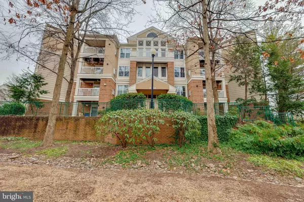 2204 WESTCOURT LN #201, Herndon, VA 20170