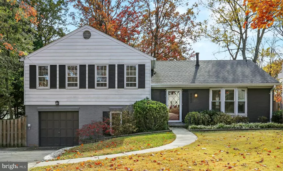 8802 STONEHAVEN CT, Rockville, MD 20854