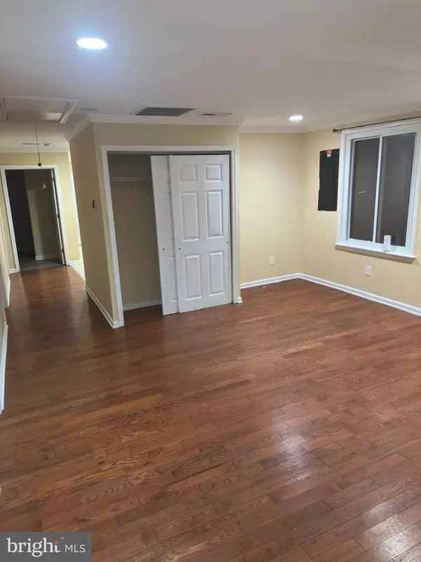 Landover, MD 20785,1108 GONDAR AVE