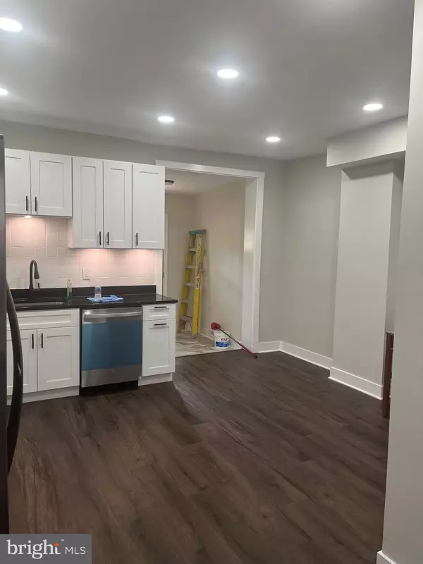 Baltimore, MD 21225,823 PONTIAC AVE