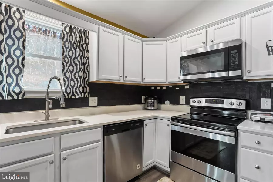 1496 ROLLING LN, Harpers Ferry, WV 25425