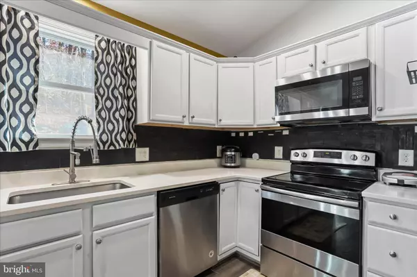 1496 ROLLING LN, Harpers Ferry, WV 25425