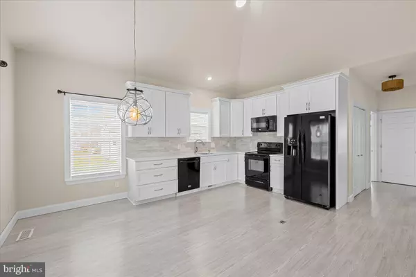 Lewes, DE 19958,31010 OAK LEAF DR