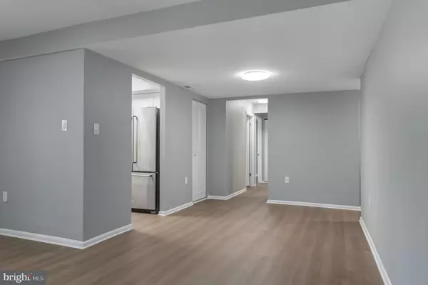 Annandale, VA 22003,3356 WOODBURN #T3