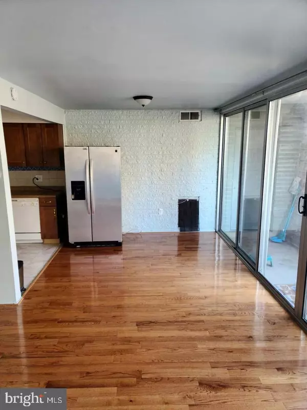 Adelphi, MD 20783,1830 METZEROTT RD #207