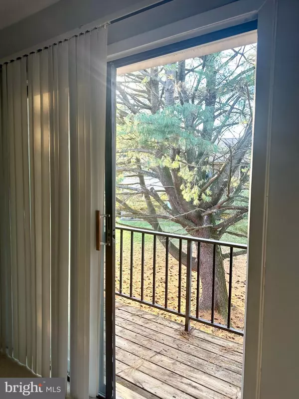 Hamilton, NJ 08690,413 SILVER CT