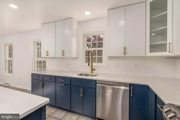 Vienna, VA 22182,8010 MERRY OAKS LN