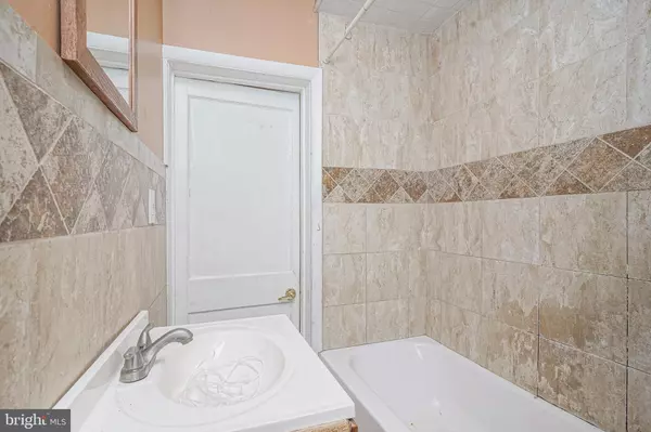 Philadelphia, PA 19120,5401 N 4TH ST