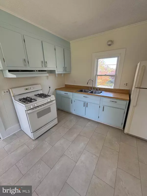 Purcellville, VA 20132,300 W K ST