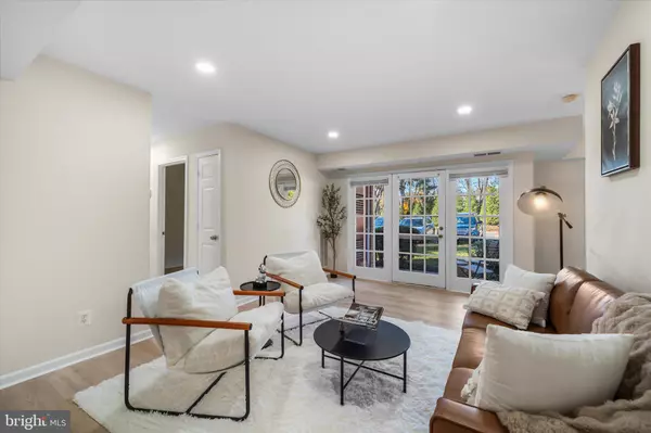 Fairfax, VA 22031,3961 LYNDHURST DR #103