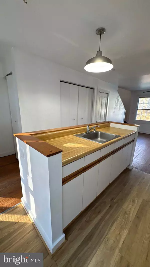 Ellicott City, MD 21043,8486 MAIN ST