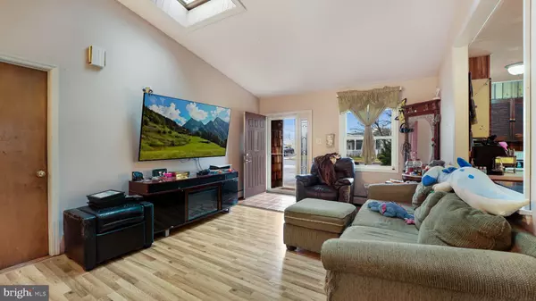 Levittown, PA 19054,52 POST LN