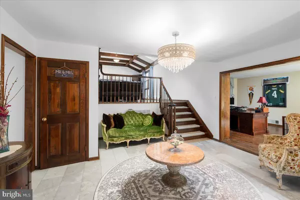 Yardley, PA 19067,329 SHERWOOD DR