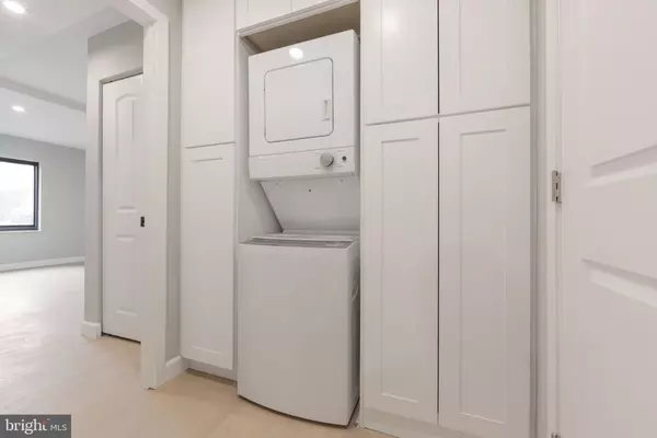 Alexandria, VA 22304,205 YOAKUM PKWY #516