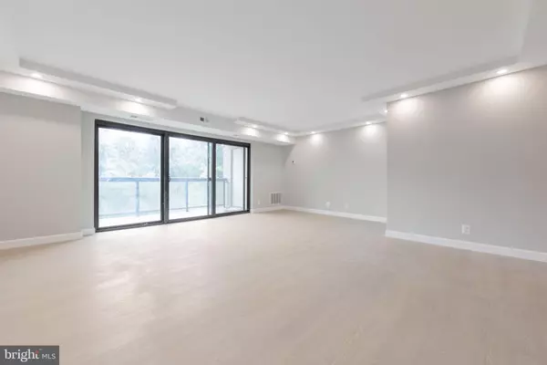 Alexandria, VA 22304,205 YOAKUM PKWY #516