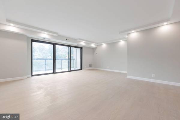 Alexandria, VA 22304,205 YOAKUM PKWY #516