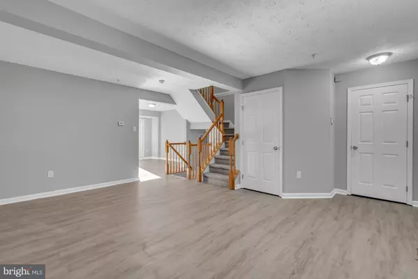 Owings Mills, MD 21117,7 BLUESTEM CT