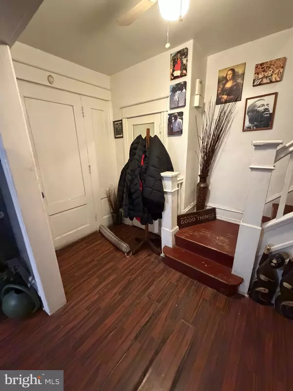 Philadelphia, PA 19142,6517 GESNER ST