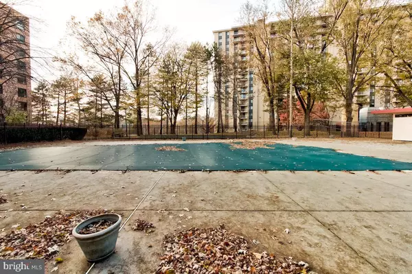 Bethesda, MD 20817,10320 WESTLAKE DR #E103